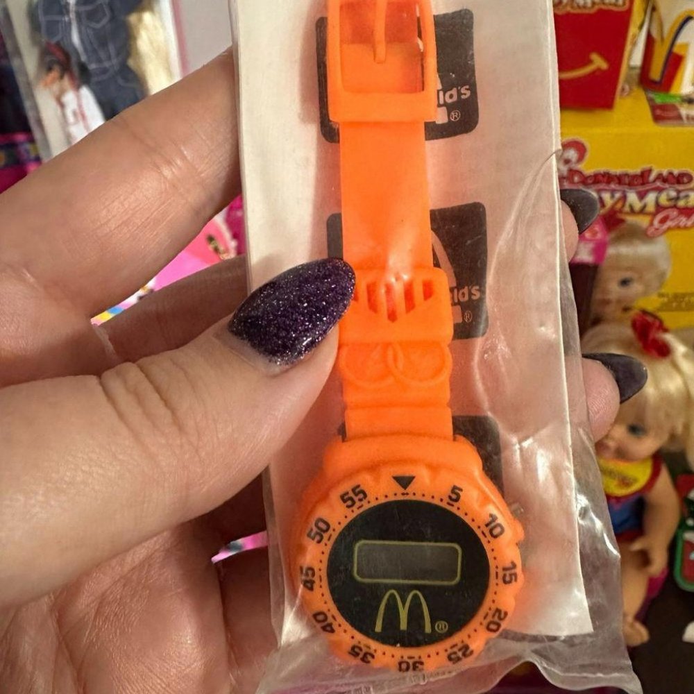 RETRO MCDONALDSβ DIGITAL WATCH - ORANGE